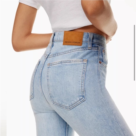 Aritzia Denim Forum The Yoko High Rise Slim Jean
Light Blue size 24 - Picture 4 of 16